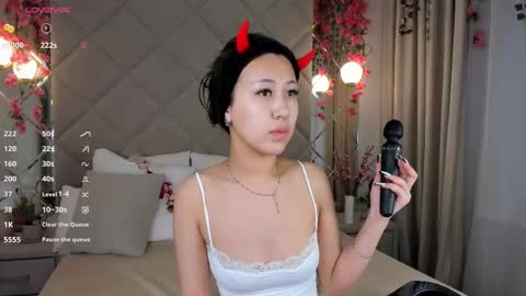 kellyy_bern online show from November 2025 01:07:02 AM