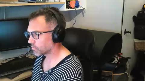 kelvin06133 online show from April 2026 09:56:01 PM