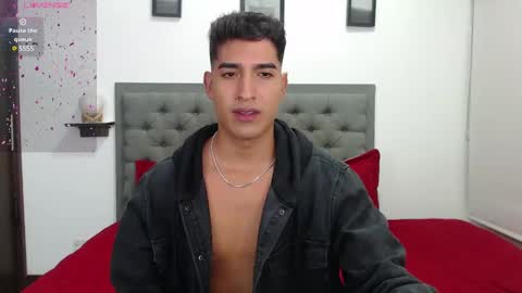 Snapshot of ken_blaker chatting on December 2024 11:38:02 PM ken_blaker online show from December 2024 11:38:02 PM