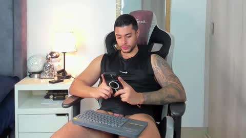 ken_mailik online show from October 2025 11:23:01 PM