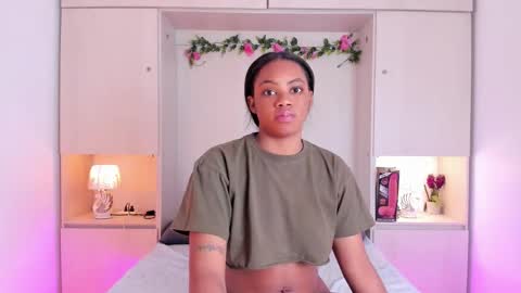 Snapshot of kendallrosse1 chatting on October 2025 04:13:02 AM Kendal online show from October 2025 04:13:02 AM