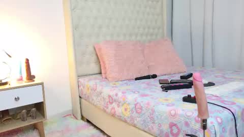 Snapshot of kendallrouse chatting on June 2026 04:39:02 AM Kendall online show from June 2026 04:39:02 AM