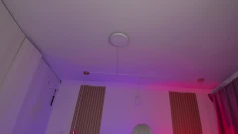 Kendall  online show from October 2025 08:36:02 PM