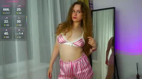 Kira online show from October 2025 06:51:01 PM