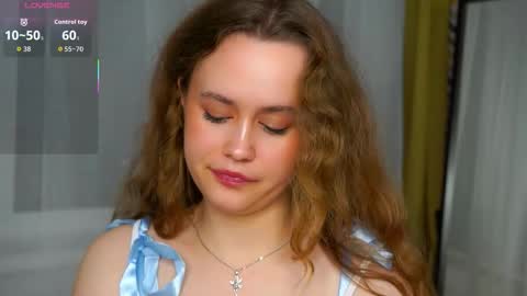 Kira online show from October 2025 06:31:02 PM