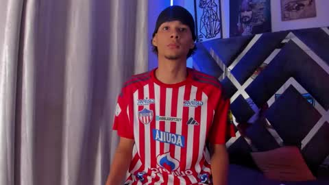 kenix online show from November 2025 04:13:02 AM