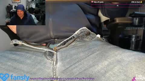 Snapshot of kenkuddles chatting on January 2025 03:17:02 AM Ken Kuddles online show from January 2025 03:17:02 AM