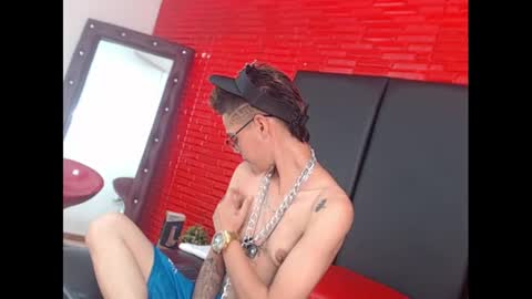 kenn_boy_ online show from February 2025 07:00:01 PM