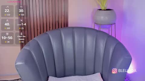 Keny Kitty  Onlyfans Kenayfoxx online show from October 2025 06:03:02 AM