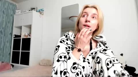 Kenzie online show from January 2025 05:10:01 AM