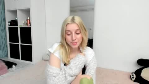 Kenzie online show from March 2026 07:13:02 PM