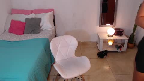 Mia  online show from February 2025 04:03:02 PM