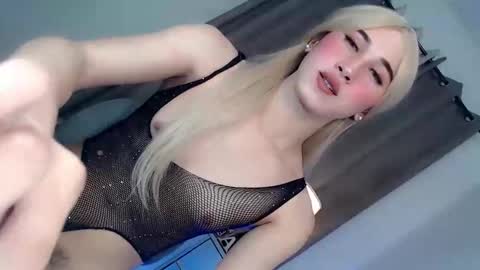 kettlyn18 online show from December 2025 10:43:01 AM