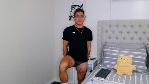 Snapshot of kevinkham chatting on October 2025 12:11:02 AM kevinkham online show from October 2025 12:11:02 AM