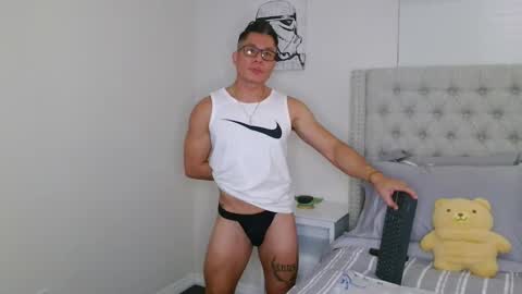 Snapshot of kevinkham chatting on October 2025 12:01:02 AM kevinkham online show from October 2025 12:01:02 AM
