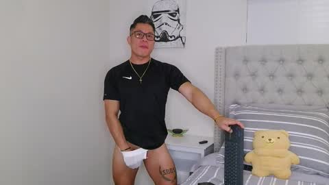Snapshot of kevinkham chatting on October 2025 11:51:02 PM kevinkham online show from October 2025 11:51:02 PM