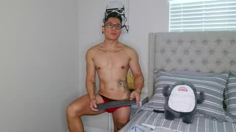 Snapshot of kevinkham chatting on October 2025 02:50:02 PM kevinkham online show from October 2025 02:50:02 PM