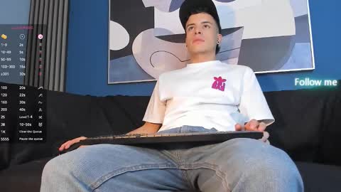 Snapshot of kevinn_blue chatting on September 2025 10:00:01 PM Sexy Hot Kevin online show from September 2025 10:00:01 PM