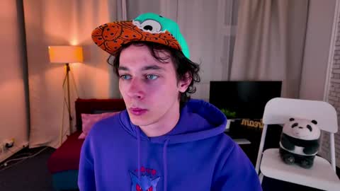 Snapshot of kevinstrike chatting on April 2026 08:14:02 PM kevinstrike online show from April 2026 08:14:02 PM