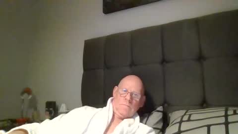 Snapshot of kevlooking4sez chatting on February 2025 10:43:01 PM kevlooking4sez online show from February 2025 10:43:01 PM