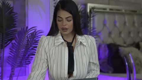 keylaconner online show from December 2025 05:28:01 AM