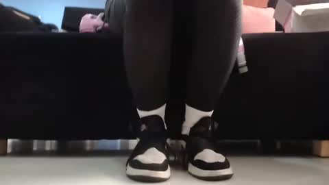     online show from February 2025 05:49:02 PM