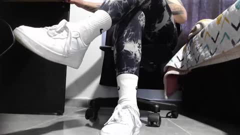     online show from February 2026 06:39:02 PM