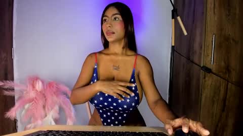 khate_smith online show from April 2026 04:18:01 PM