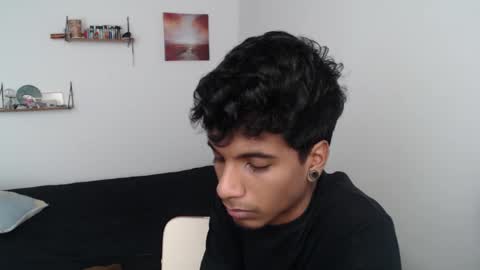 khevinlopezonig online show from February 2025 06:15:02 PM