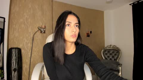 Khloe online show from December 2024 01:33:02 PM