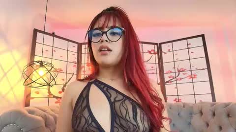 khloejohnson online show from November 2025 03:40:01 AM