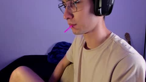 khozler_ online show from February 2025 03:20:01 AM