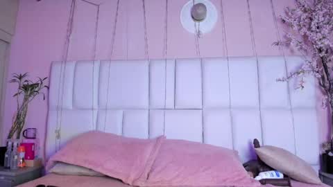    N         M online show from September 2025 01:38:01 PM