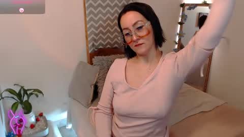 Kiara Bermont online show from October 2025 03:31:02 PM