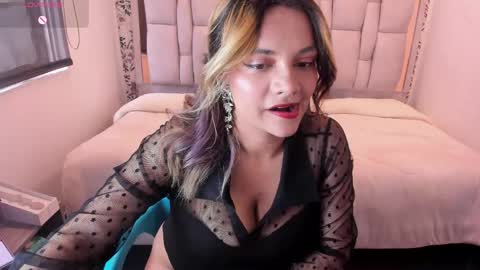 Snapshot of kiara_cruz__ chatting on May 2026 08:17:02 PM kiara Cruz online show from May 2026 08:17:02 PM