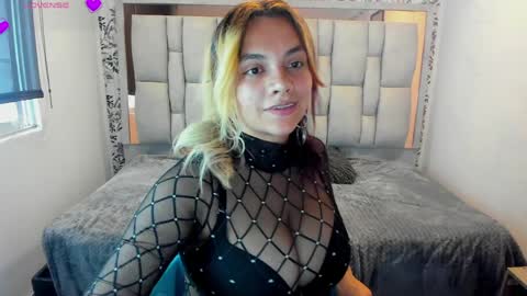 Snapshot of kiara_cruz__ chatting on June 2026 07:47:01 PM kiara Cruz online show from June 2026 07:47:01 PM