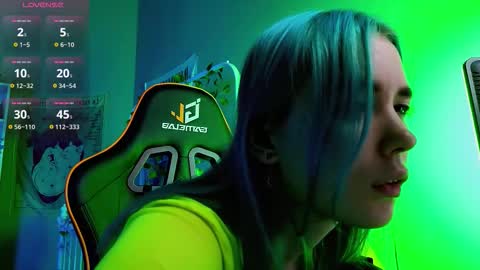 Kira online show from September 2025 09:15:01 PM