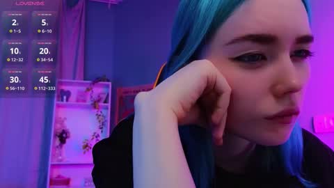 Kira online show from September 2025 09:05:01 PM