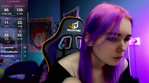 Kira online show from October 2025 09:15:01 PM