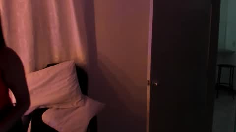 Kiara Johnsonn online show from November 2025 01:37:02 PM