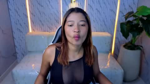 Snapshot of kiara_tx chatting on June 2026 08:21:02 PM Follow me.. Live 1430 to 2100 online show from June 2026 08:21:02 PM