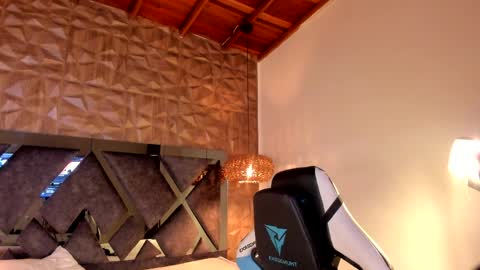 kiara_velvet__ online show from April 2026 05:19:02 AM