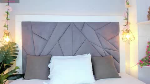 kiarha  online show from October 2025 11:19:01 AM