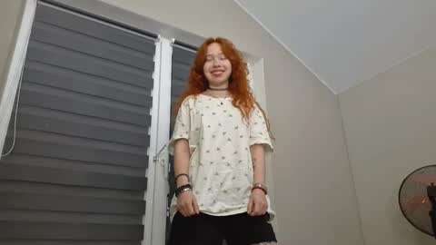 Snapshot of kierstenhoffa chatting on April 2026 04:12:02 PM Sarah online show from April 2026 04:12:02 PM