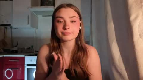 Snapshot of kierstentates chatting on May 2026 04:14:01 PM Ola my name is Lissa Lets hit 10 Thumbs Up together online show from May 2026 04:14:01 PM