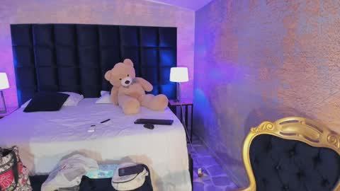 Kim online show from January 2025 05:51:02 PM