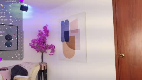 Snapshot of kiitty__meow chatting on April 2026 12:36:01 PM Kitty online show from April 2026 12:36:01 PM