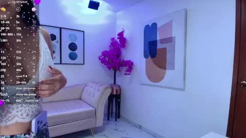 Snapshot of kiitty__meow chatting on May 2026 12:32:02 PM Kitty online show from May 2026 12:32:02 PM