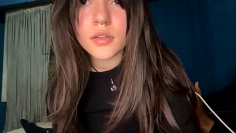Snapshot of kikilove15 chatting on June 2026 11:31:02 PM kikilove15 online show from June 2026 11:31:02 PM