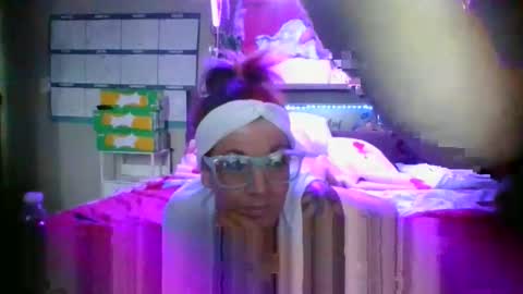 Snapshot of kikilovespartylights chatting on March 2026 05:50:02 PM kikilovespartylights online show from March 2026 05:50:02 PM